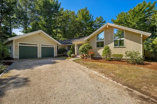 72 Walton Heath Way, Mashpee, MA 02649