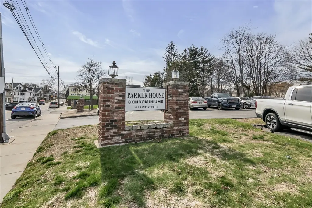 137 Pine St #29, Lowell, MA 01851 - #1