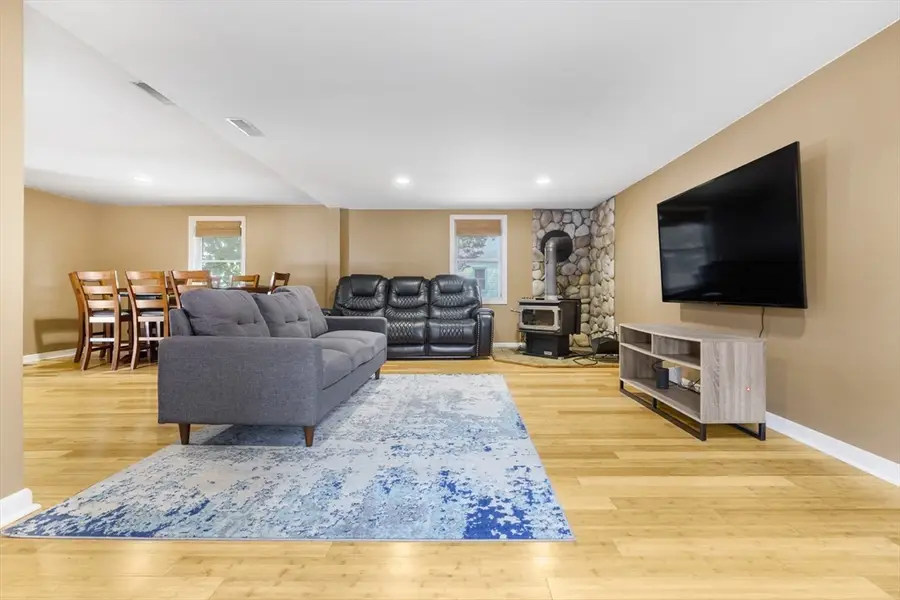 24 Knapp St, Somerset, MA 02726 - #2