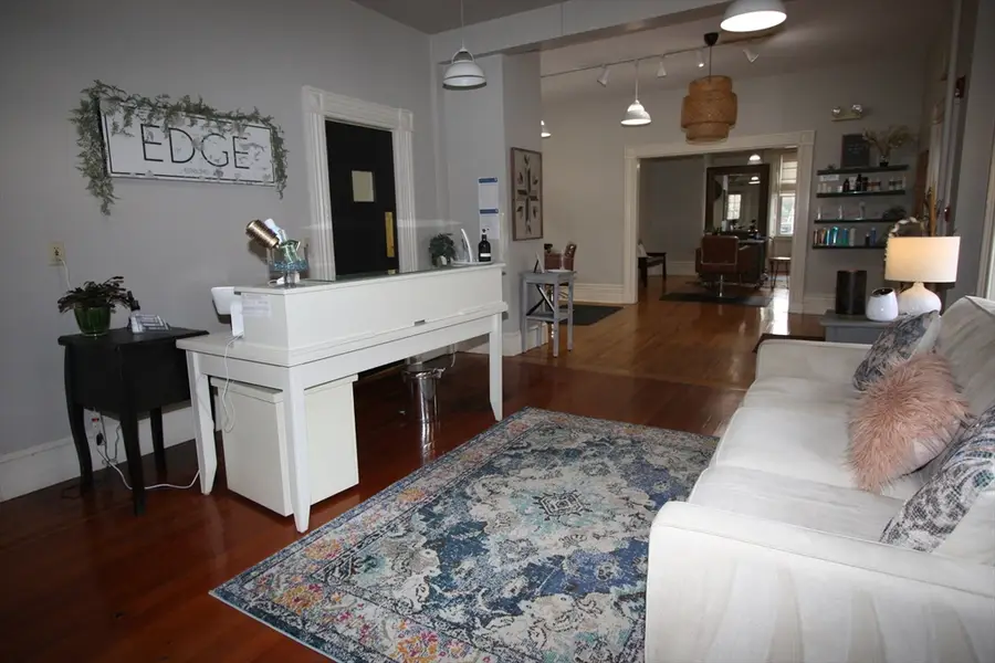 122 Elm St, Millbury, MA 01527 - #3