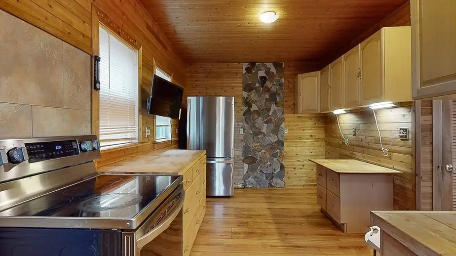 86 Saint Nicholas Ave, Worcester, MA 01606 - #2