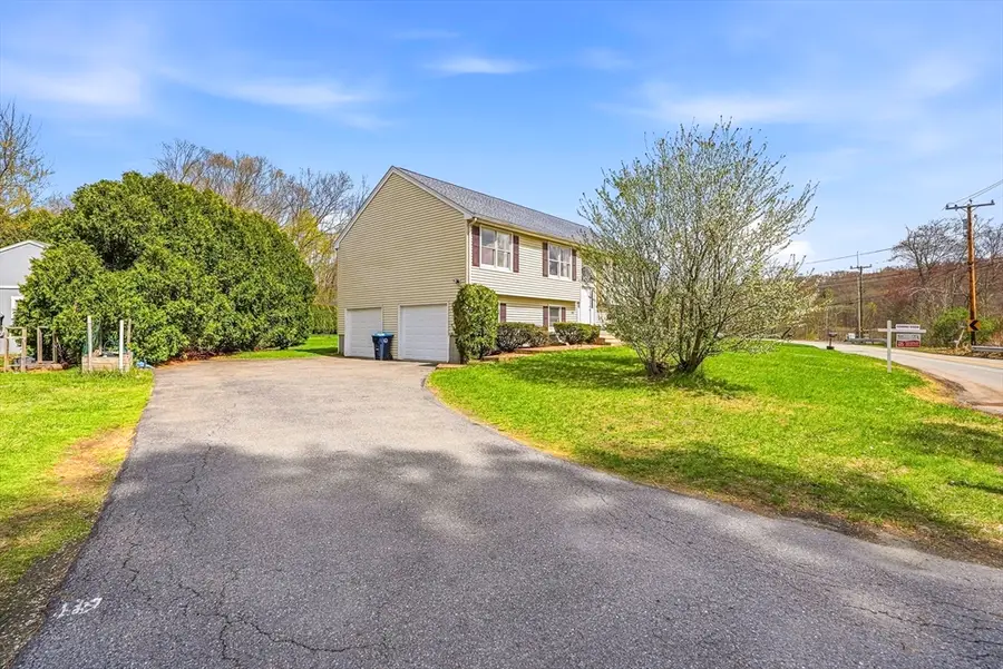 366 Oak St, Shrewsbury, MA 01545 - #2