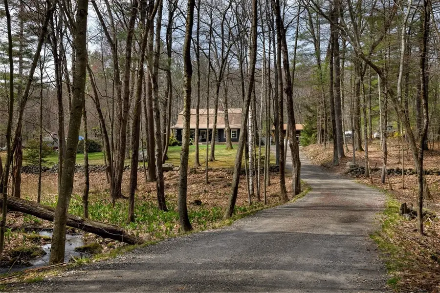 2700 Greenwich Rd, Hardwick, MA 01082 - #2