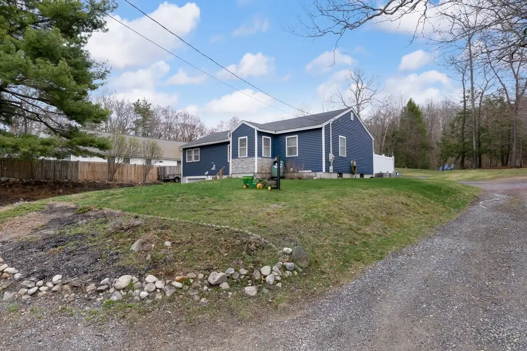 182 S Main St, Newton, NH 03858 - #1