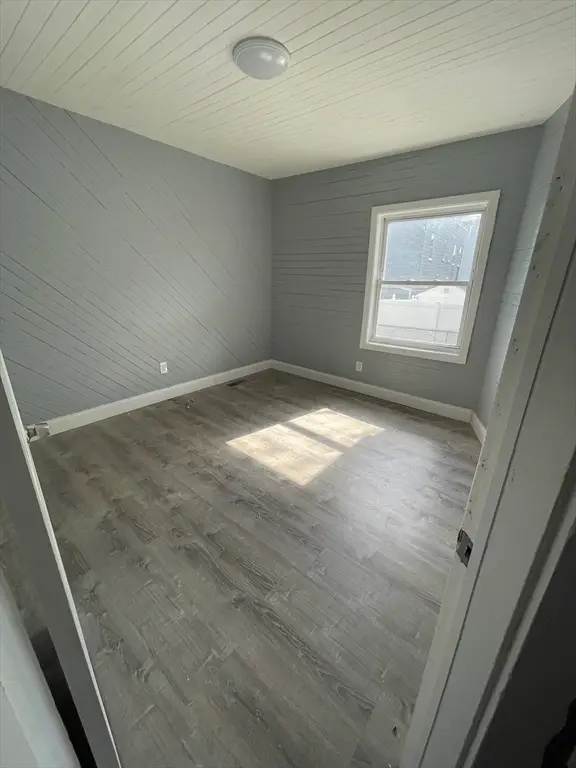 12 Fisher St, Lowell, MA 01850 - #3