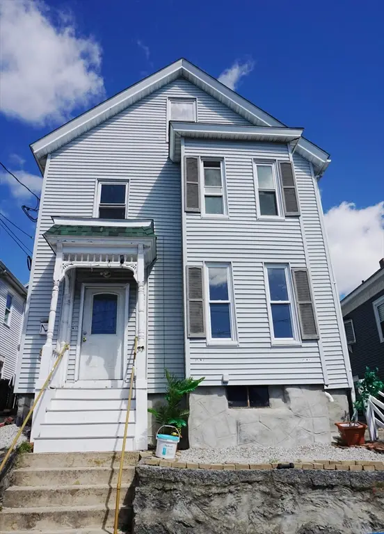 27 Shaw St, Lowell, MA 01851 - #1