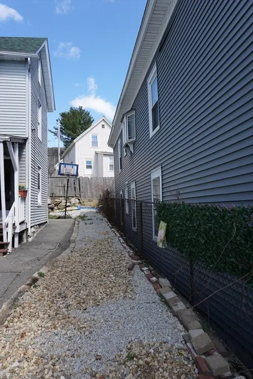 27 Shaw St, Lowell, MA 01851 - #2