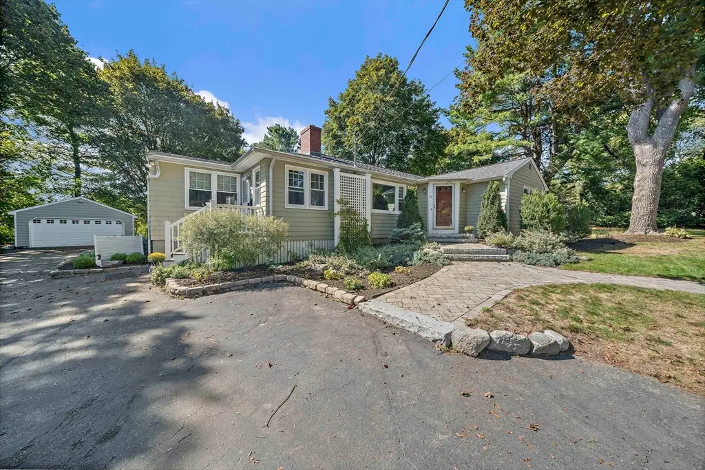 10 Newhall Rd, Lynnfield, MA 01940 - #1