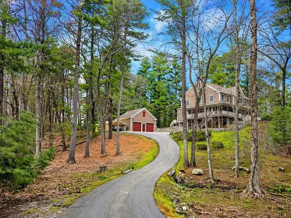 17 Baltzer Dr, Pembroke, MA 02359