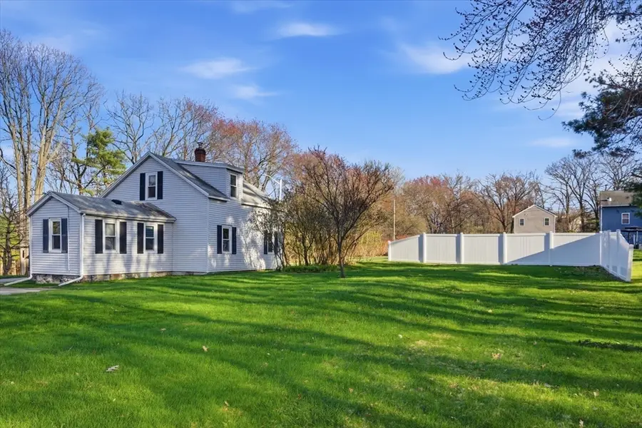 16 Hartung St, Methuen, MA 01844 - #2