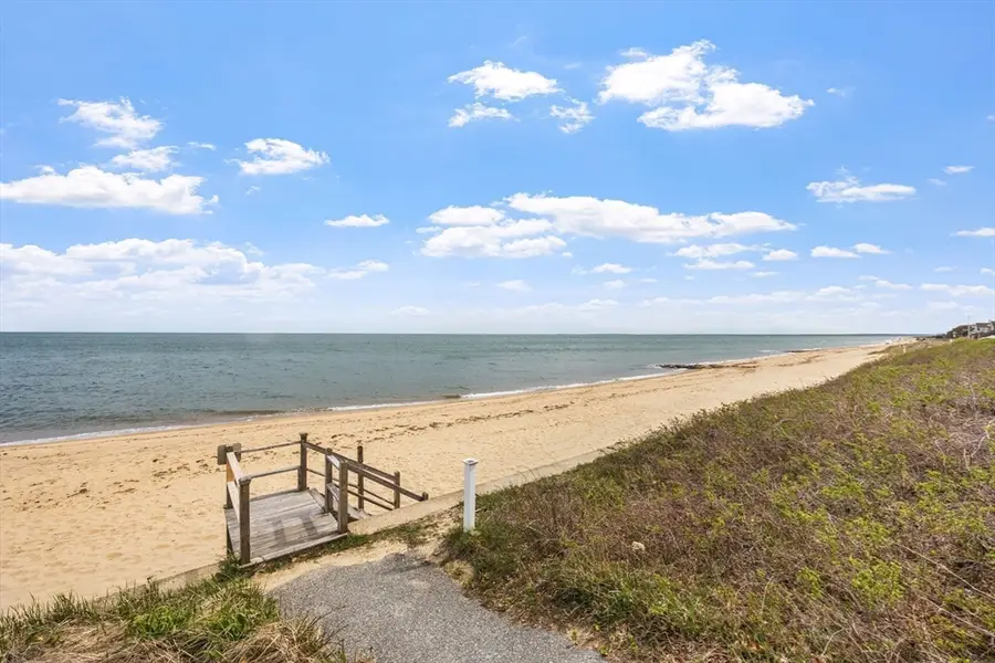 25 Clover Ln, Mashpee, MA 02649 - #2