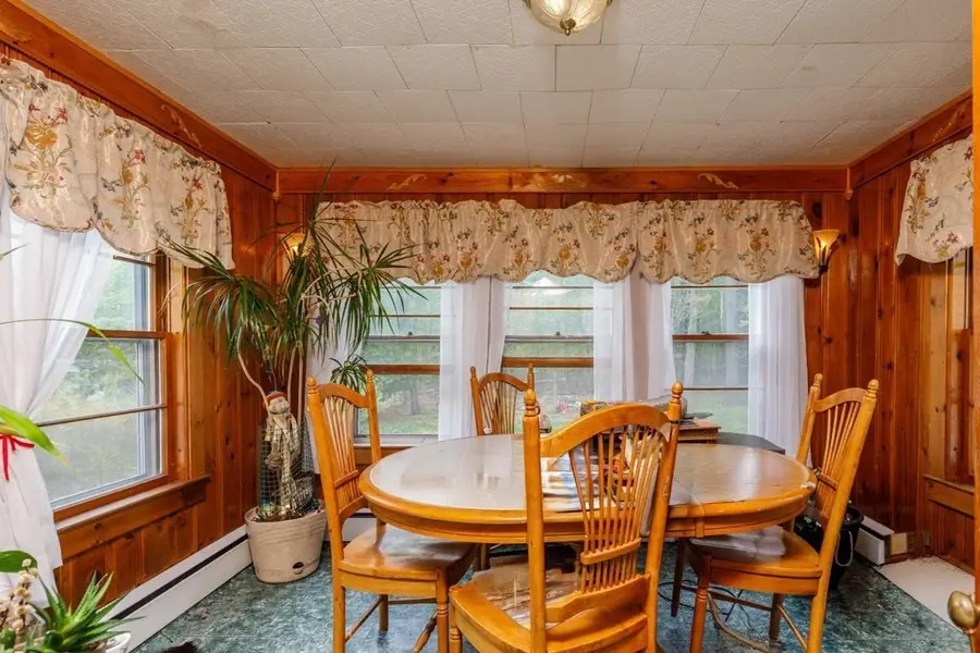 670 Massachusetts Avenue, Lunenburg, MA 01462 - #3