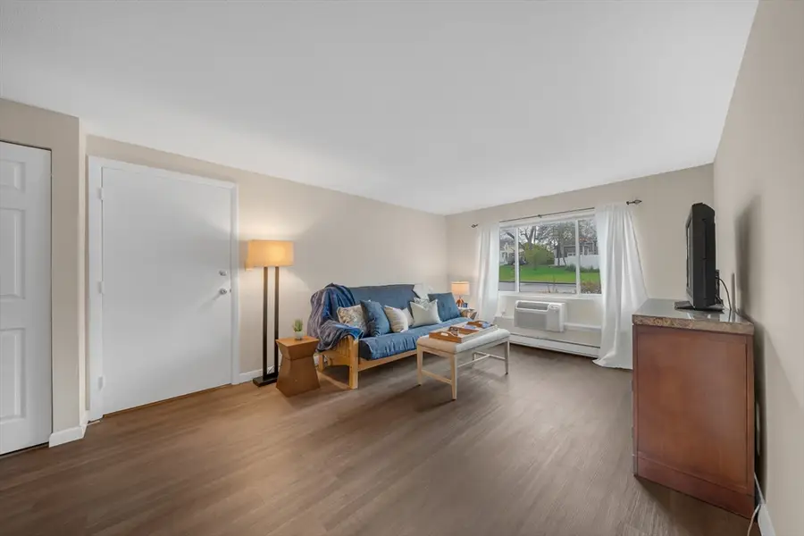 74 Beach St #1-1, Woburn, MA 01801 - #3