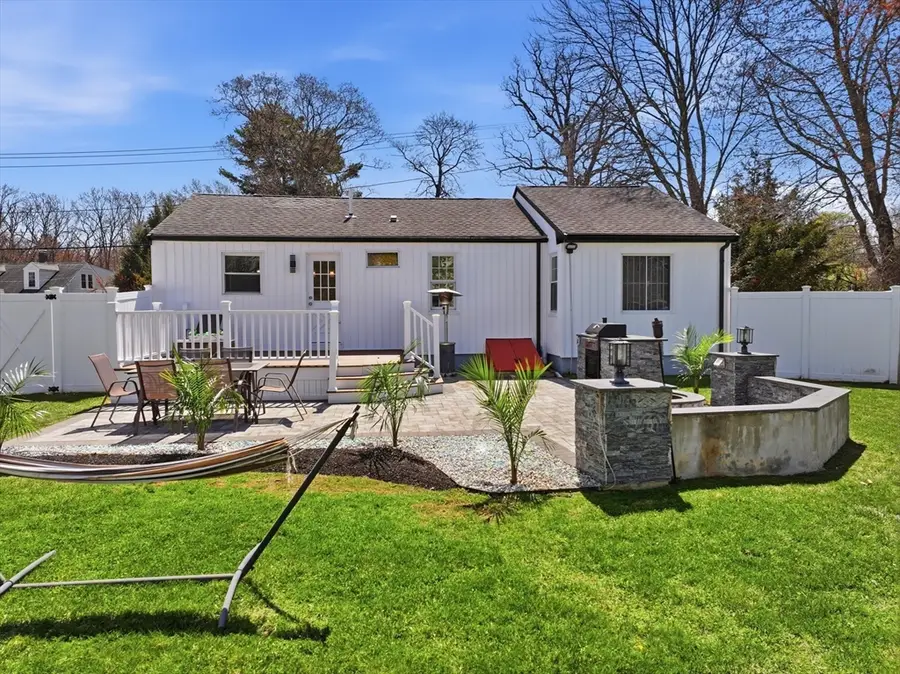 20 Mellen St, Hopedale, MA 01747 - #3