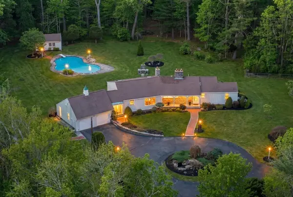 15 Lockwood Ln, Topsfield, MA 01983