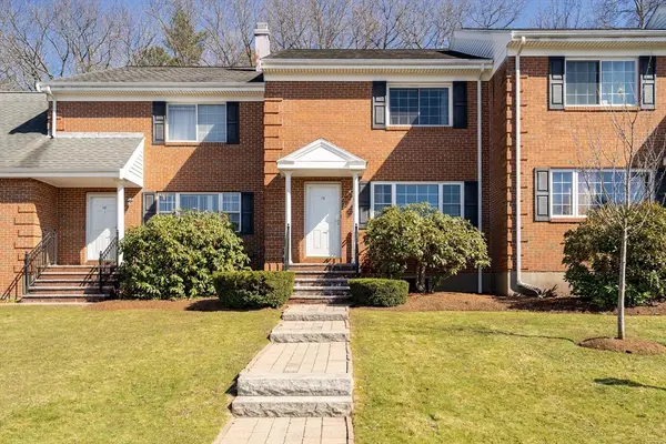 19 April Ln #19, Lexington, MA 02421