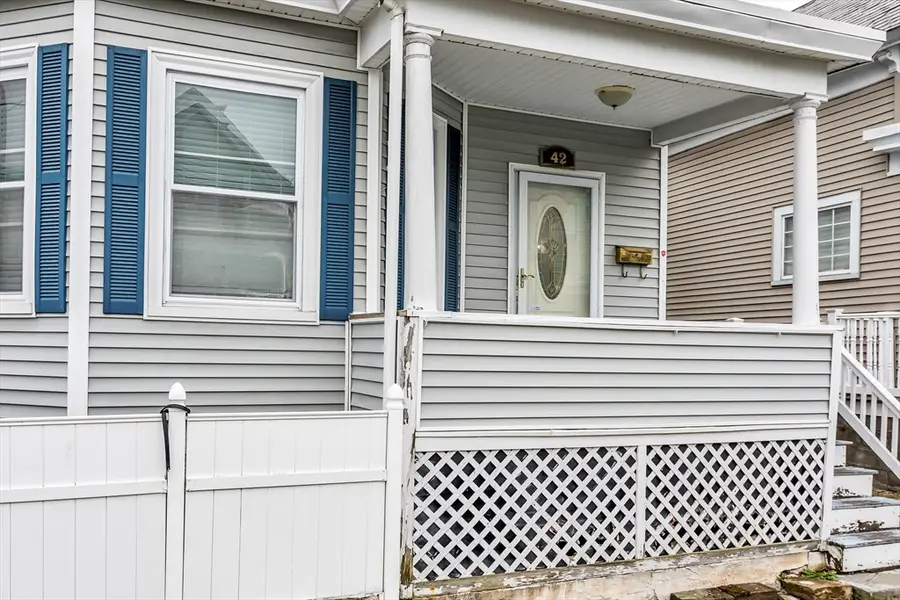 42 D St, Lowell, MA 01851 - #2