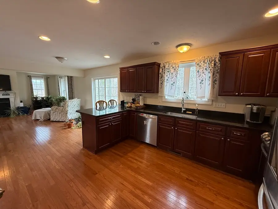 4 Waxen Way, Shirley, MA 01464 - #3