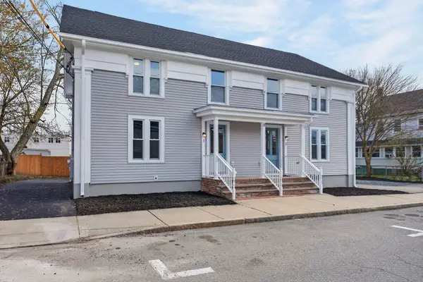 8 Hammatt St #8, Ipswich, MA 01938