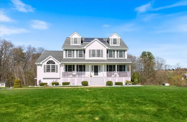 26 Lisa Ln, Haverhill, MA 01835