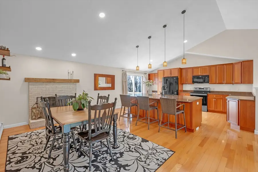 2 Kayla Ln, Dudley, MA 01571 - #3