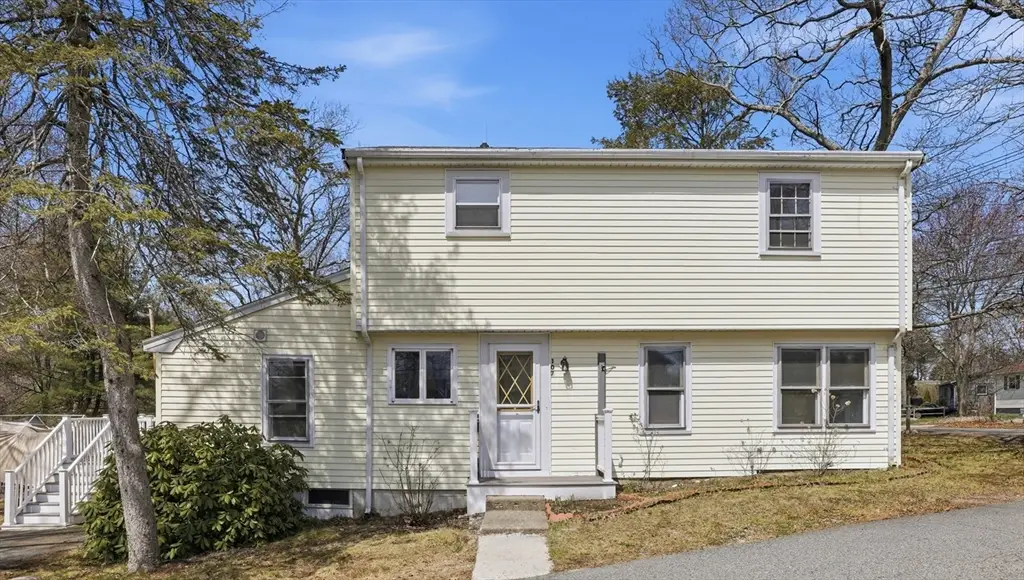 107 Pond St, Rockland, MA 02370 - #1