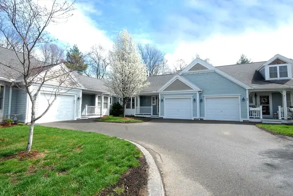 12 Strawberry Ln #F, Hudson, MA 01749