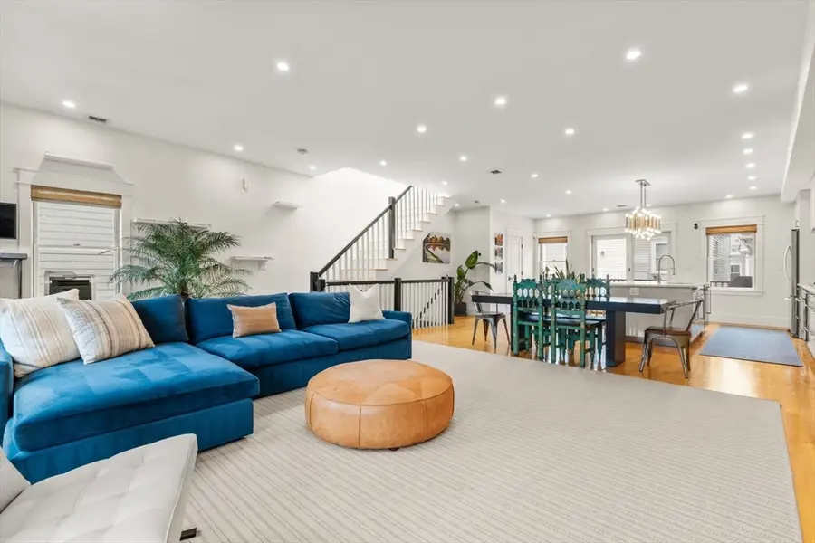 138 W 3rd St, Boston, MA 02127 - #3