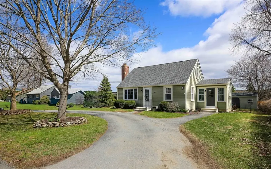 249 Pleasant Street, Lunenburg, MA 01462 - #3