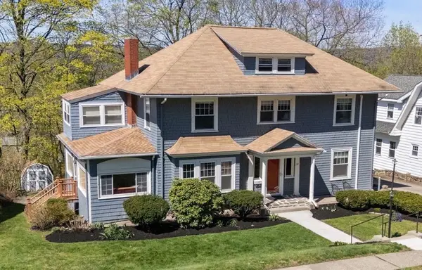 28 Maplewood Rd, Worcester, MA 01602