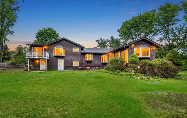 34 Morningside Ln, Lincoln, MA 01773