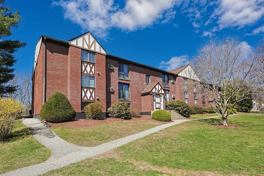 1229 Lawrence St #303, Lowell, MA 01852 - #2