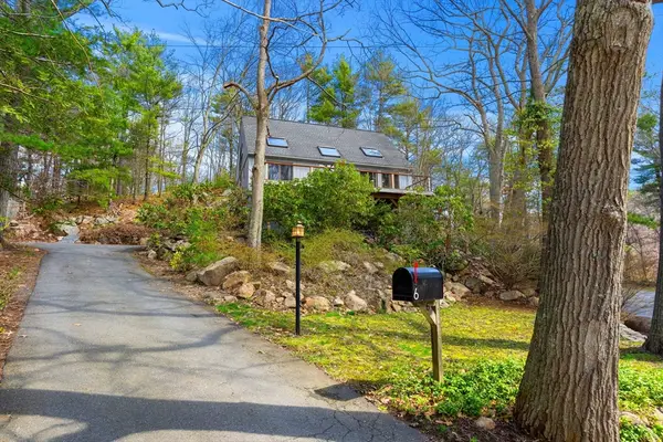 6 Magnolia Avenue, Manchester, MA 01944