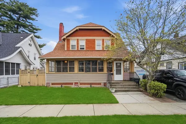 32 Burton St, Springfield, MA 01108