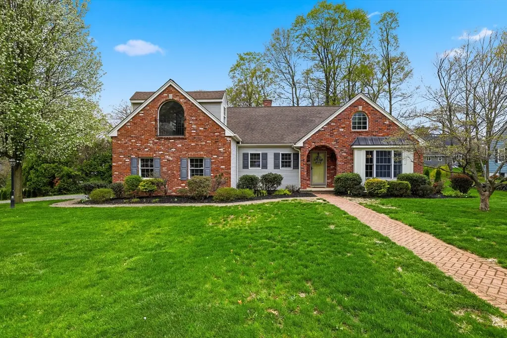 7 Brewster Rd, West Springfield, MA 01089 - #1