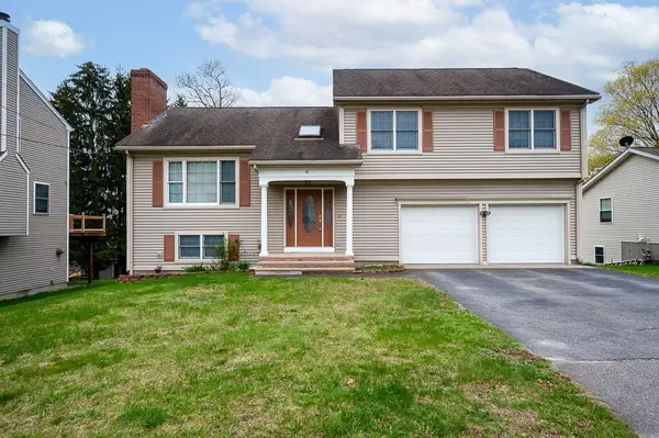 14 Belcourt Rd, Worcester, MA 01605