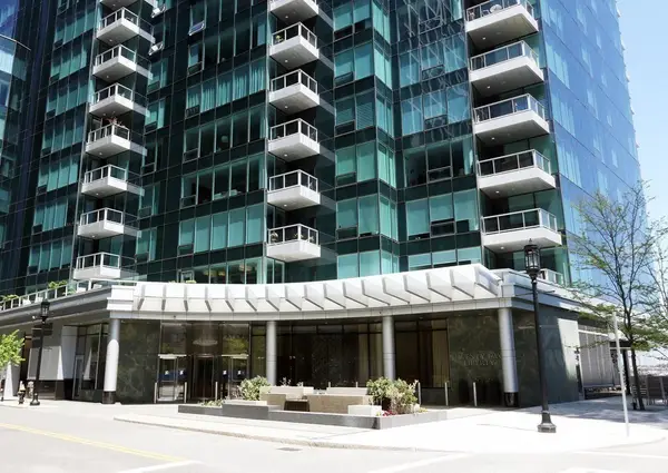 22 Liberty #6G, Boston, MA 02210