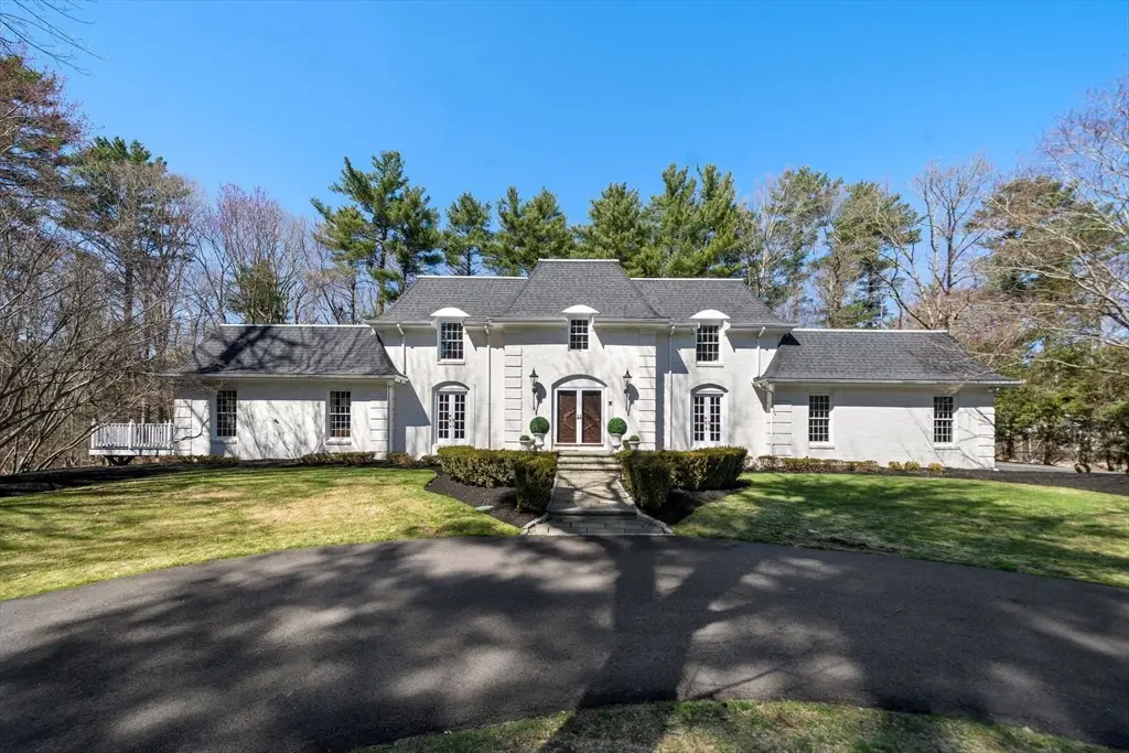 286 Mayflower Cir, Hanover, MA 02339 - #1