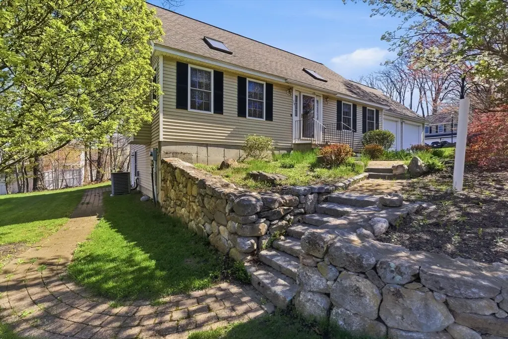 19 Brendan Rd, Clinton, MA 01510 - #1
