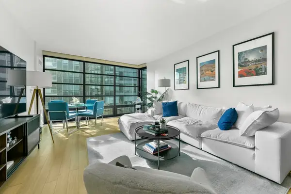 580 Washington St #11F, Boston, MA 02111