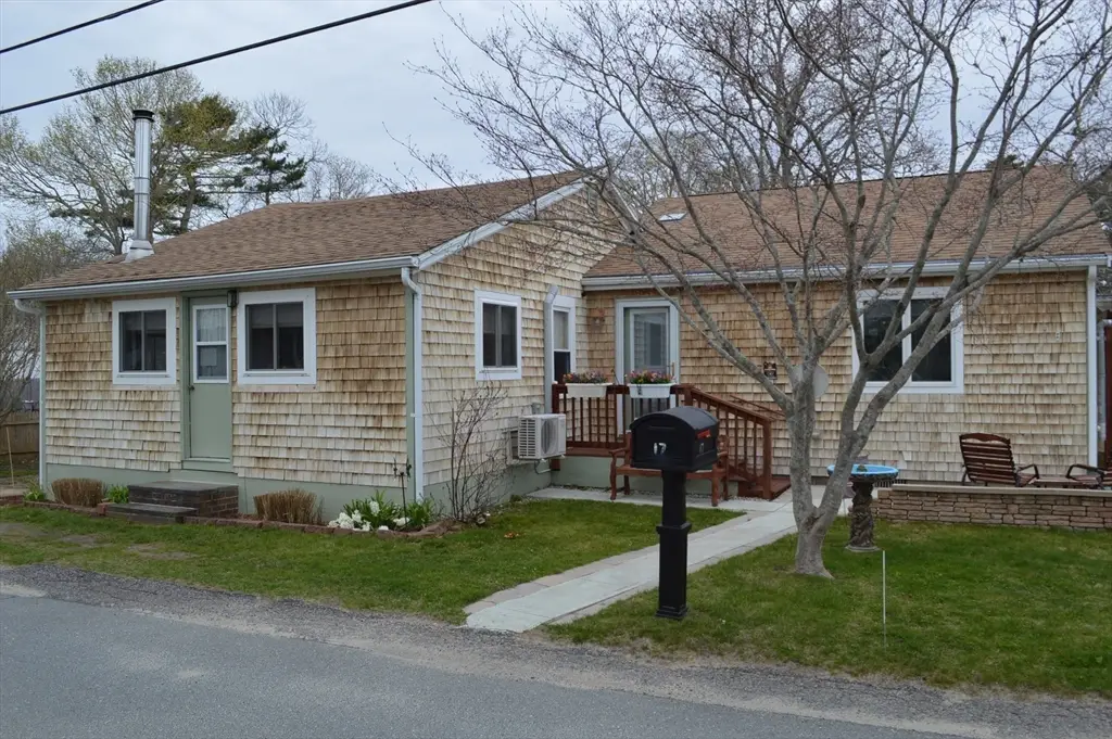17 Bungalow Ln, Wareham, MA 02532 - #1
