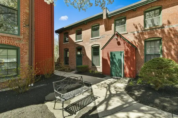 14 Sanford St #61, Medway, MA 02053
