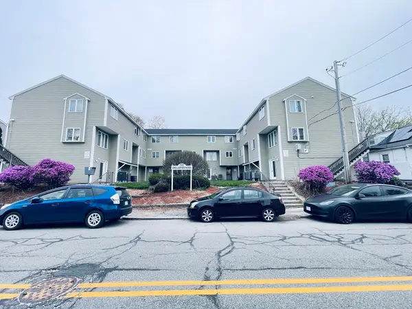 1036 Middlesex St #9, Lowell, MA 01851