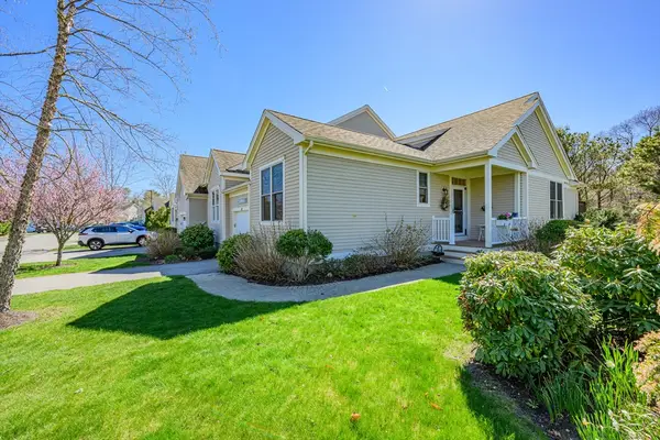 118 Grey Hawk Dr #118, Mashpee, MA 02649