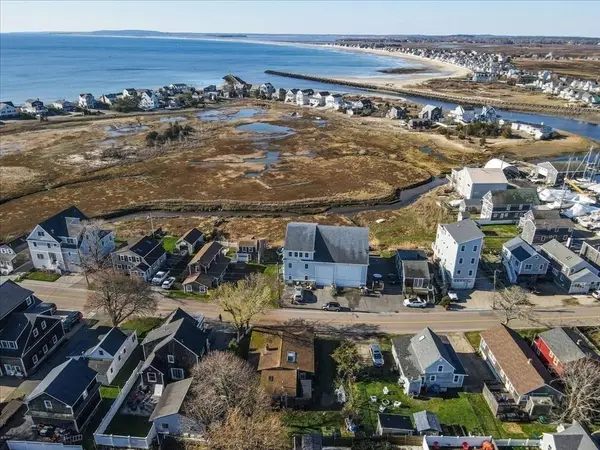 64 Central St, Marshfield, MA 02020