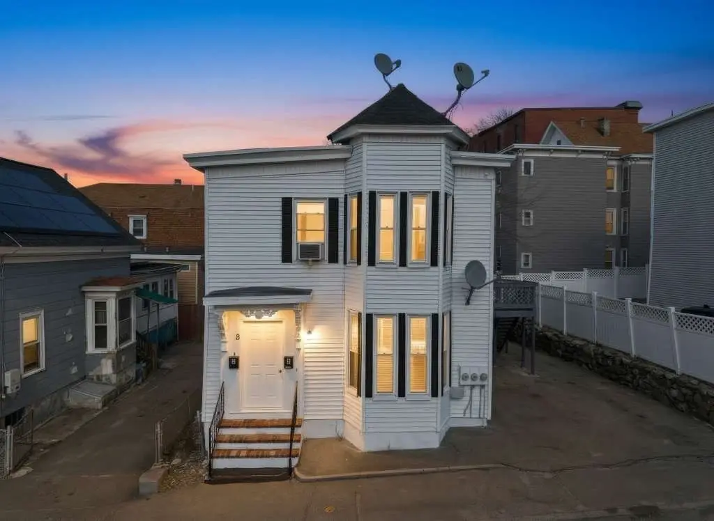 8 Gates St, Lowell, MA 01851 - #1