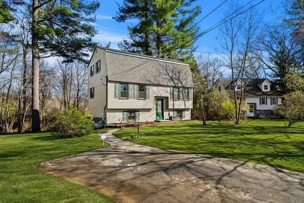 83 Cinnamon Circle, Tewksbury, MA 01876