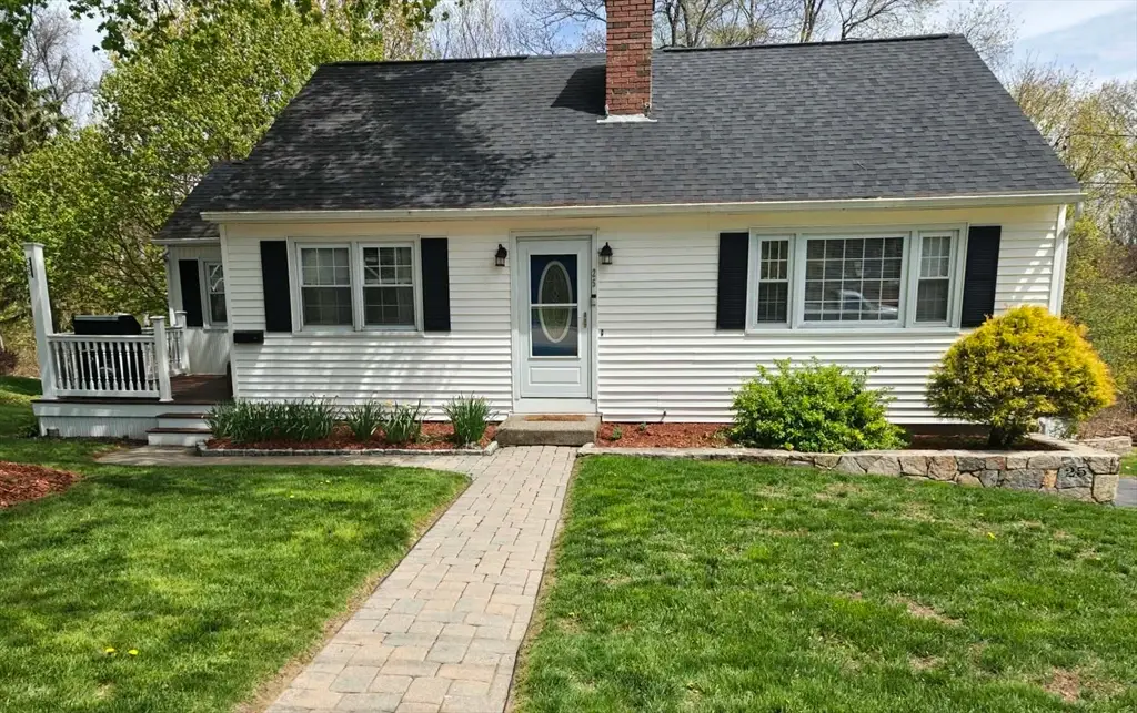 25 Manor Rd, Auburn, MA 01501 - #1