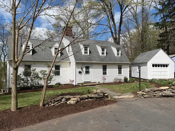 12 Pleasant Ct, Amherst, MA 01002