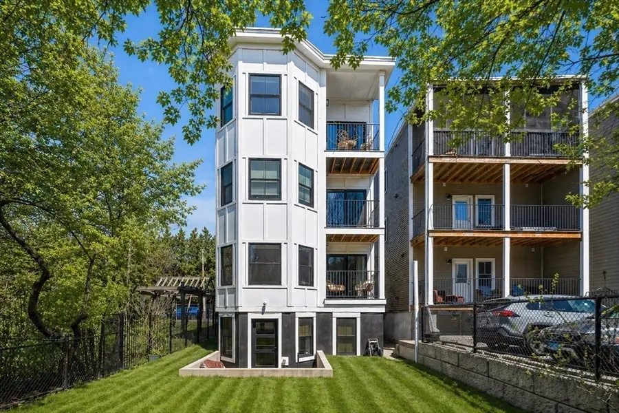 333 Maverick St #2, Boston, MA 02128 - #3